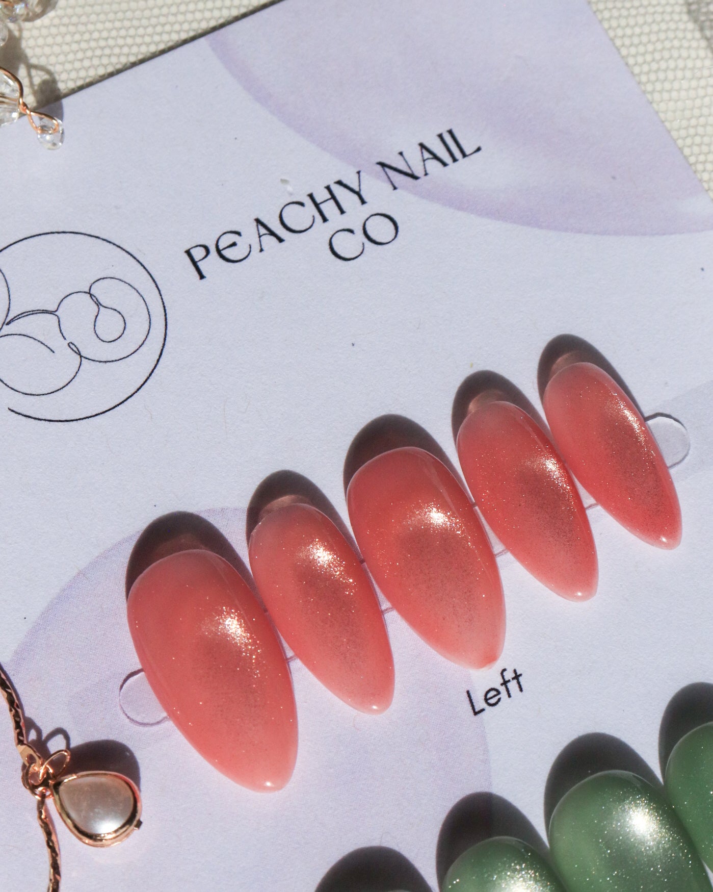 Peach Cat Eye Light Chasing