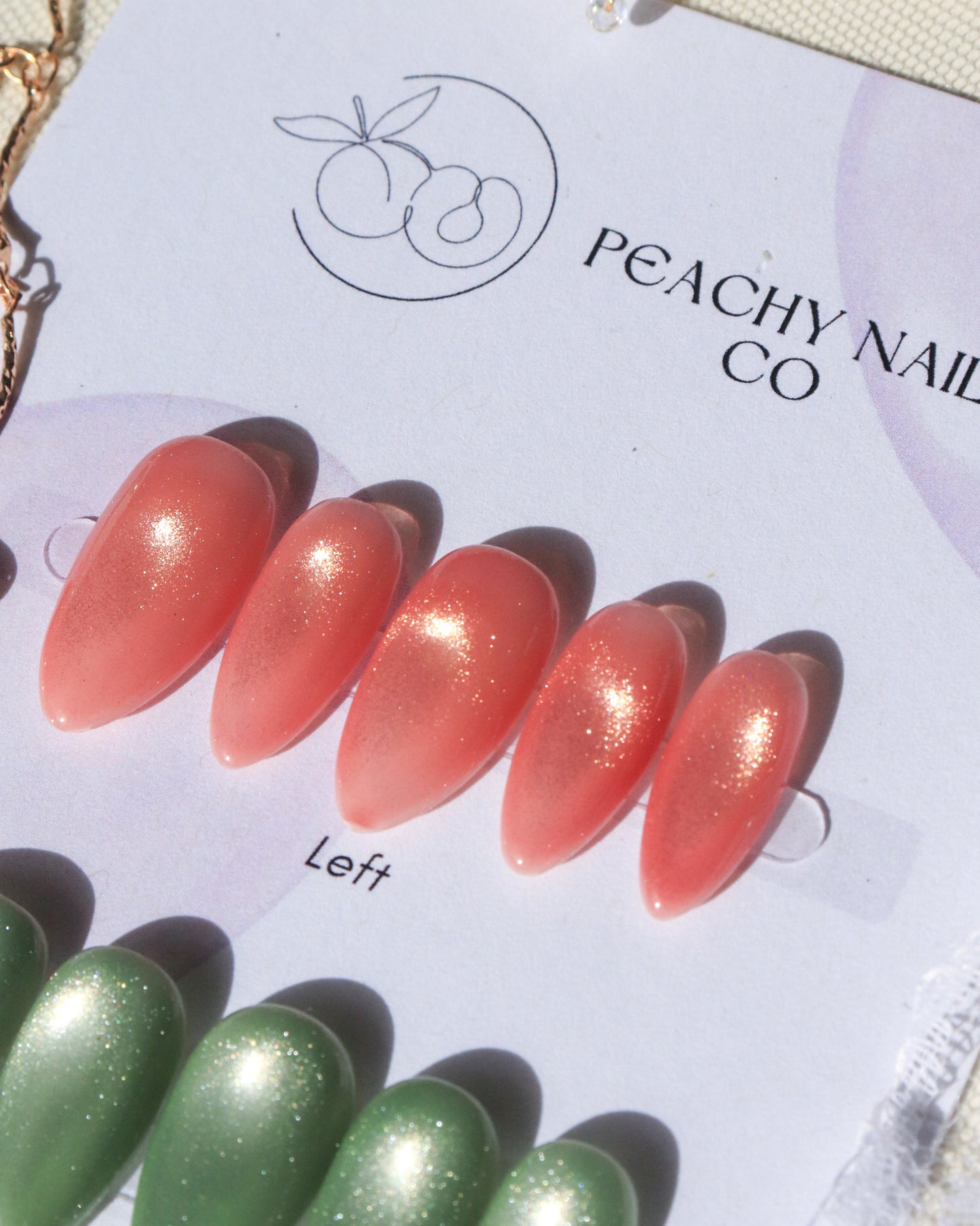 Peach Cat Eye Light Chasing